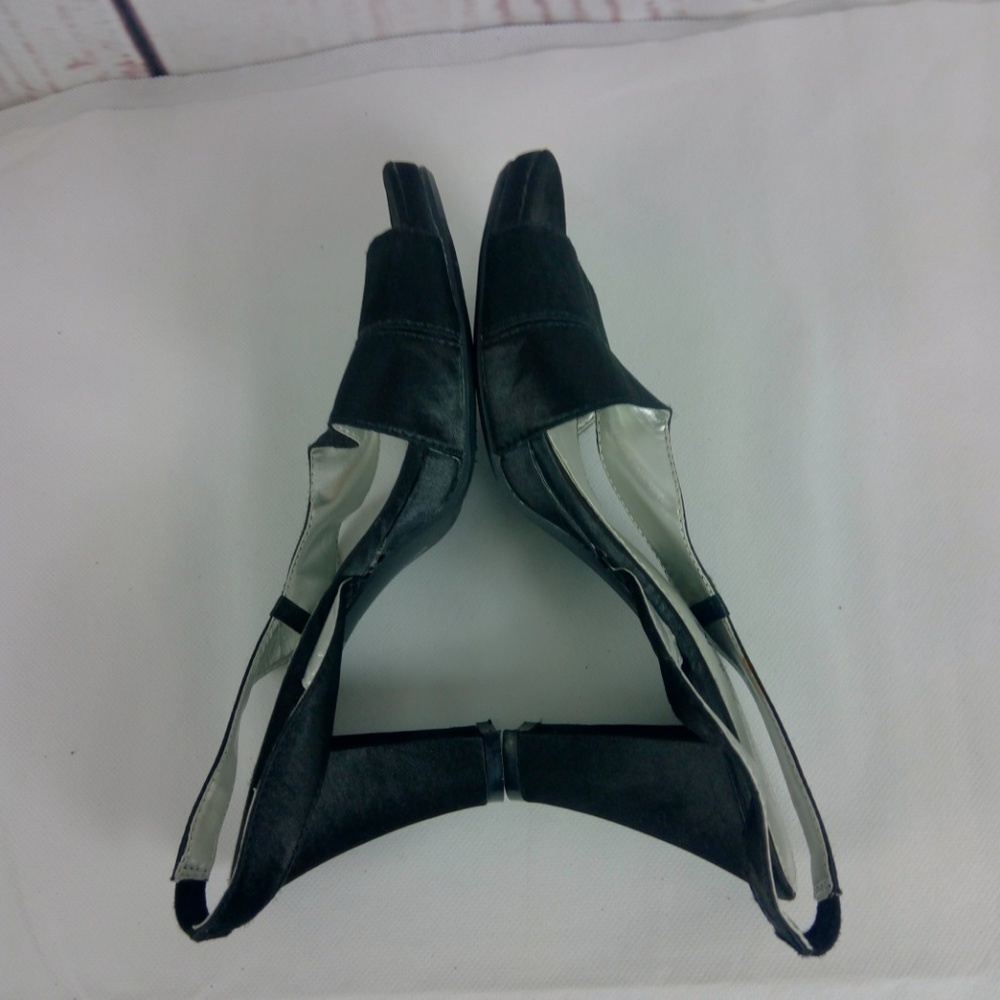 American Eagle Size 9 Heel Strap Shoes Black